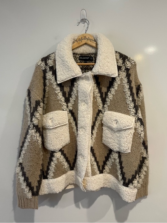 BlankNYC In The Cards Sweater Oversized Button Front Sherpa Sweater - Picture 6 of 13